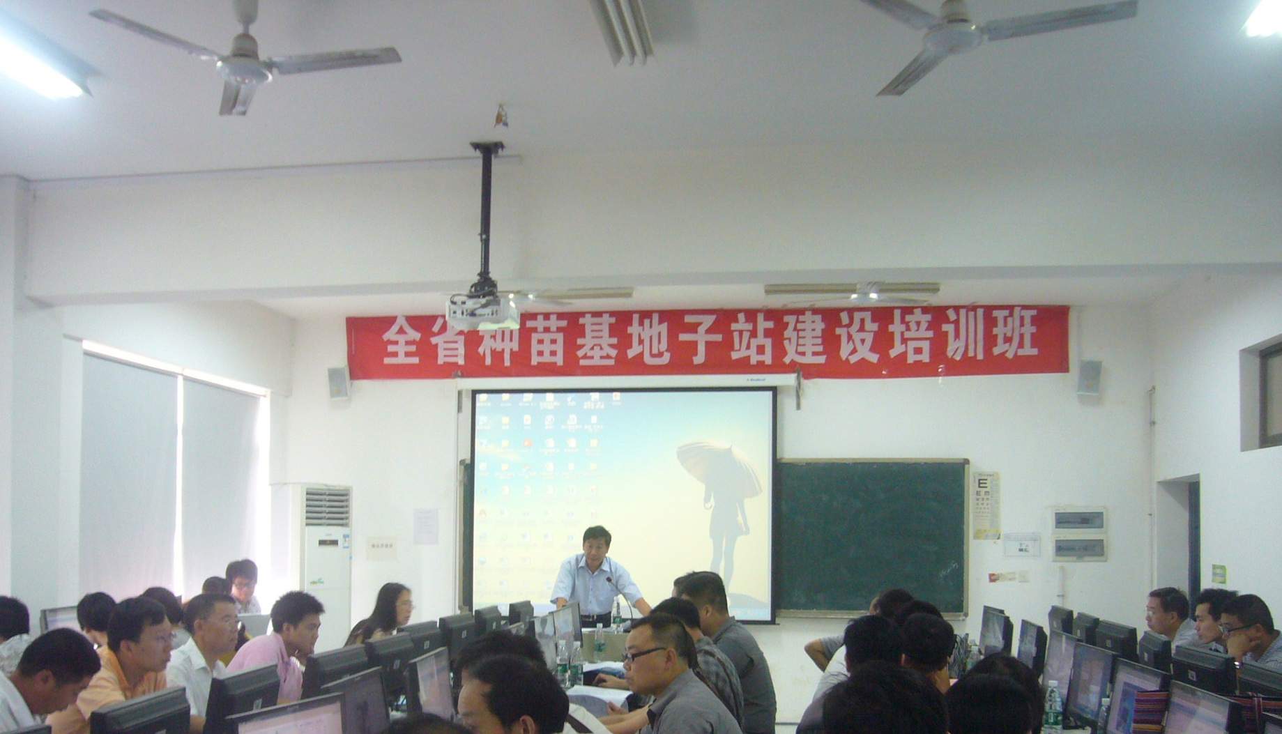 http://pic1.arkoo.com/hunanzm/picture/021767E7DB454CD4.jpg