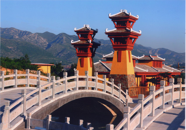 http://pic1.arkoo.com/yuanshan/picture/C132E34B46304970.jpg